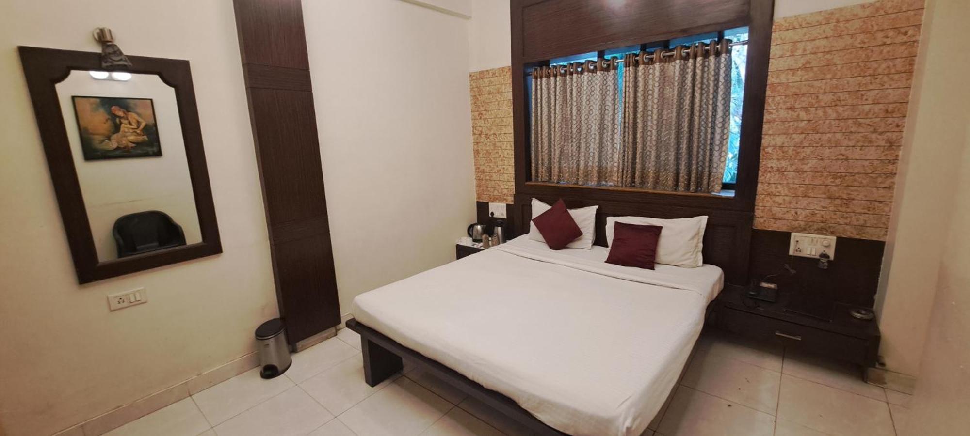 Hotel Shivam Pune Esterno foto