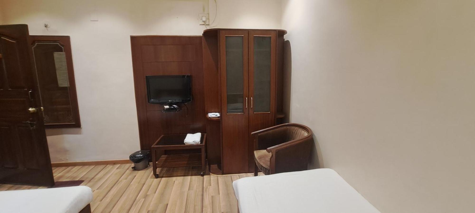 Hotel Shivam Pune Esterno foto