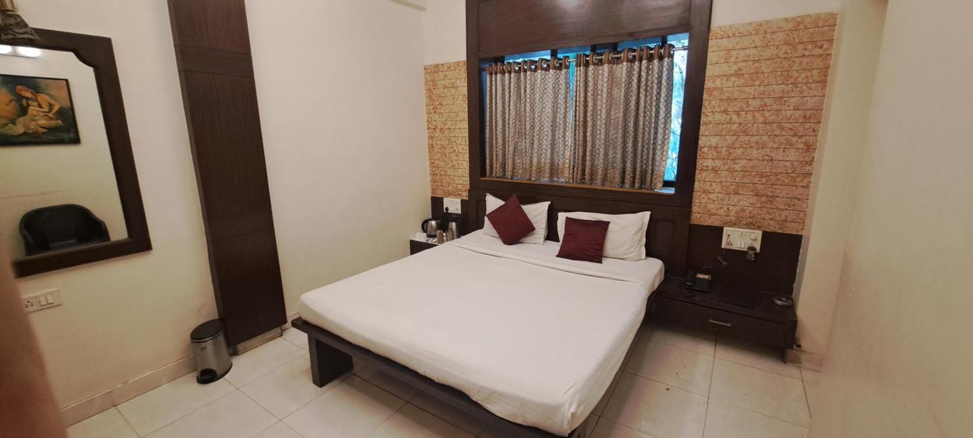 Hotel Shivam Pune Esterno foto