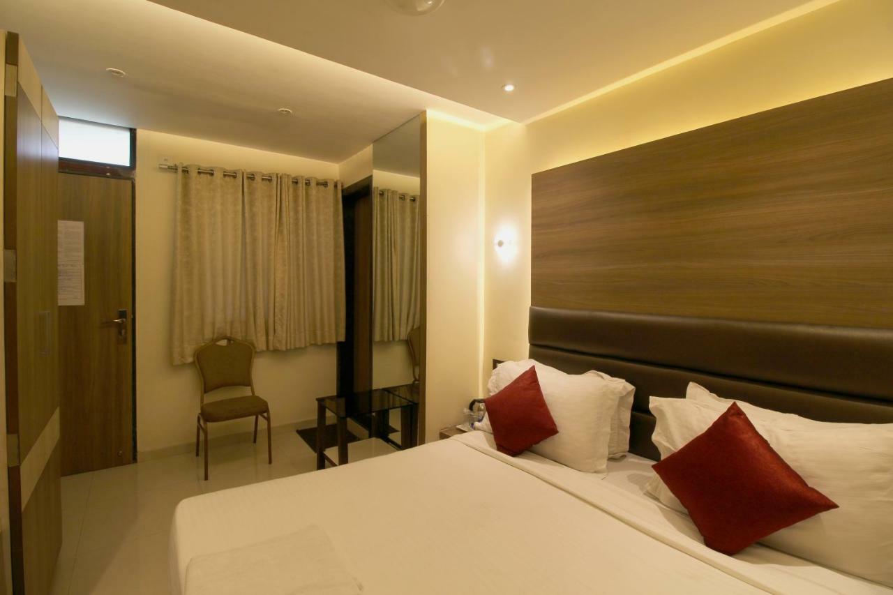 Hotel Shivam Pune Esterno foto