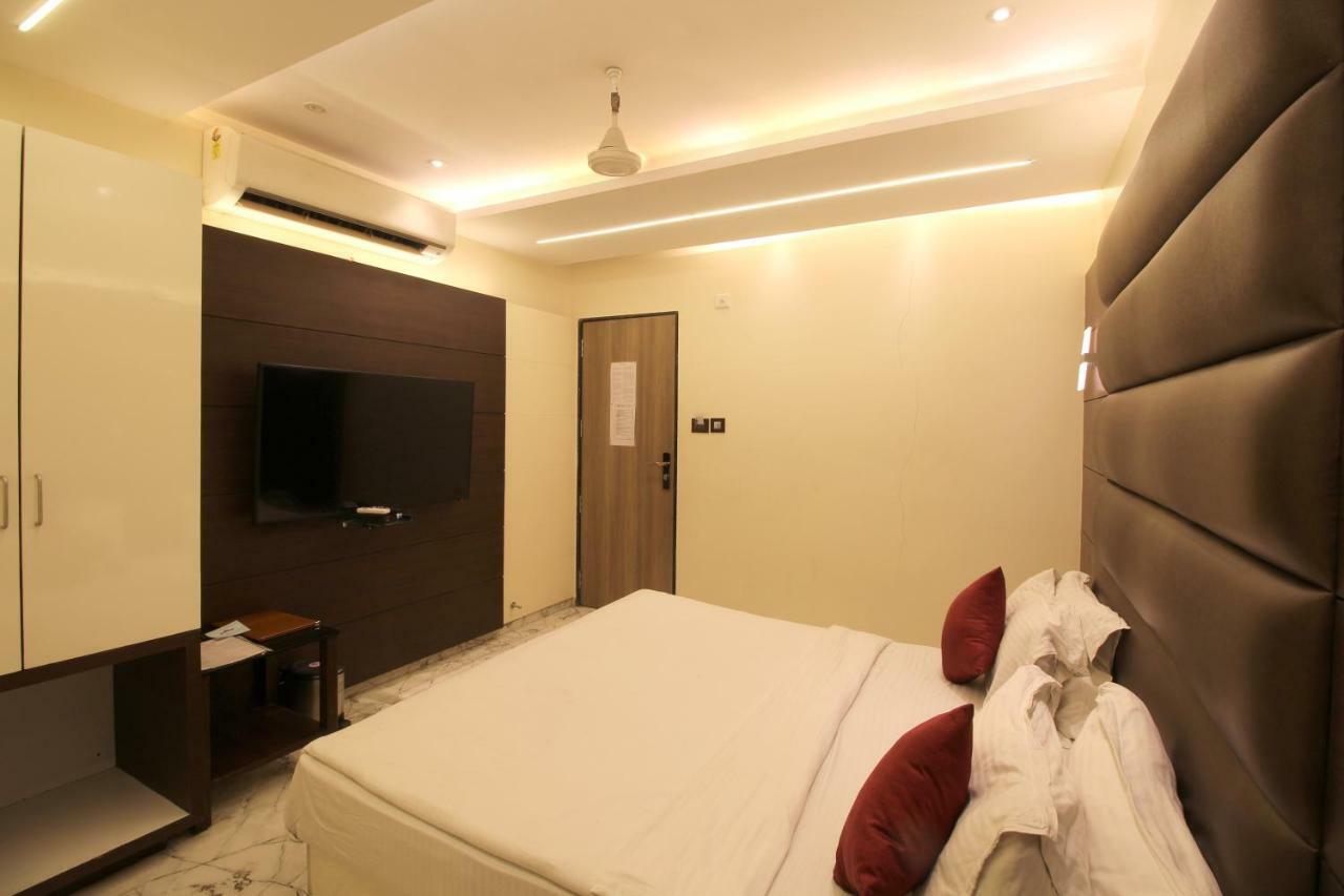 Hotel Shivam Pune Esterno foto
