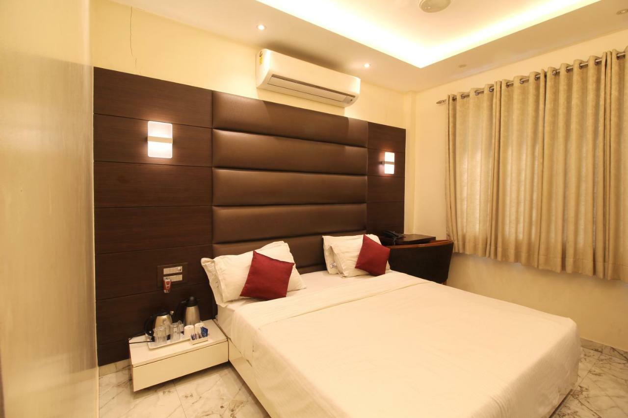Hotel Shivam Pune Esterno foto