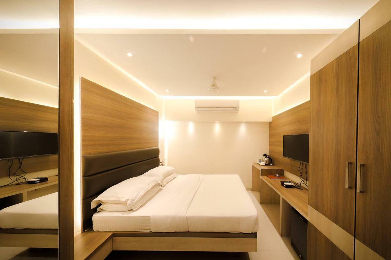 Hotel Shivam Pune Esterno foto