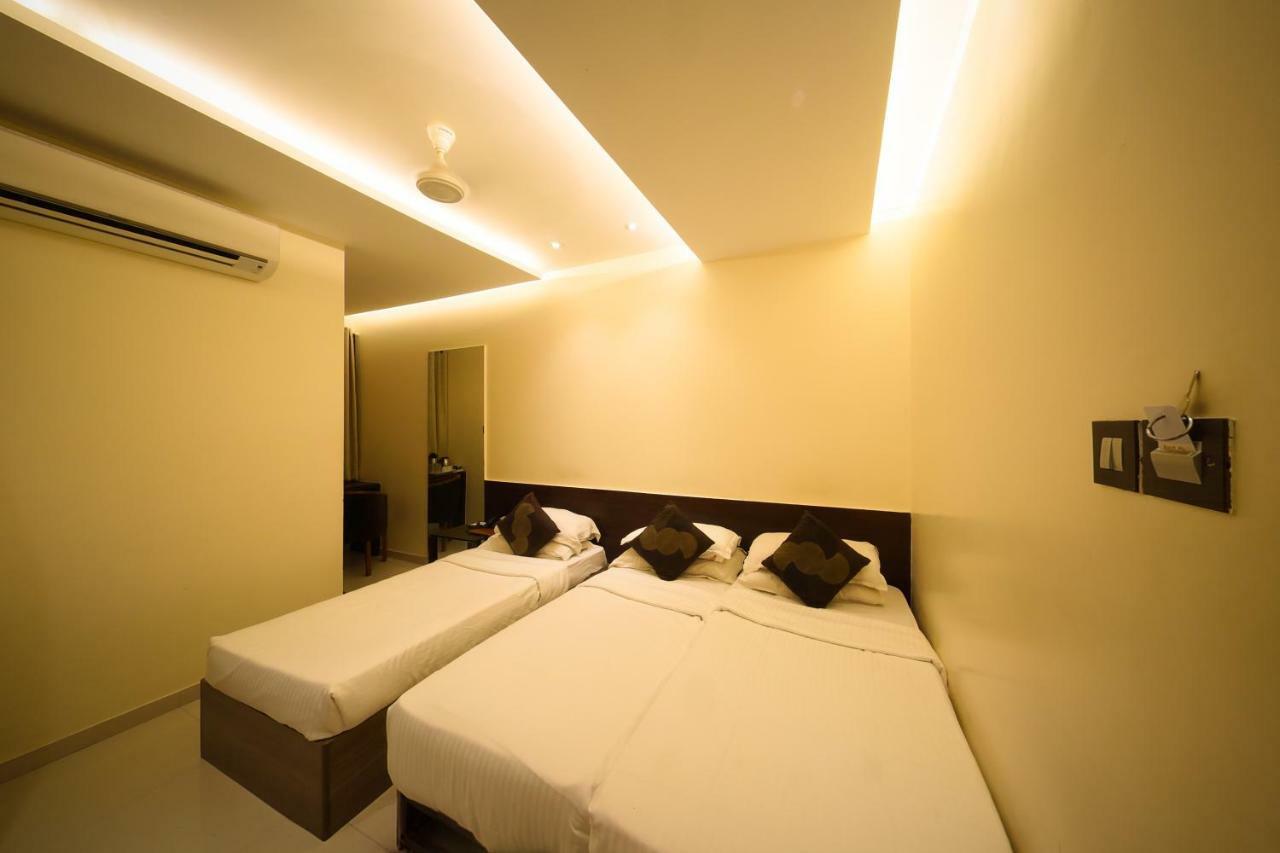 Hotel Shivam Pune Esterno foto