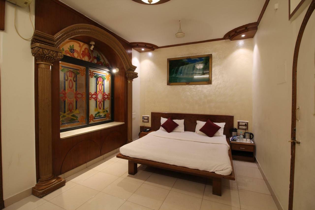 Hotel Shivam Pune Esterno foto