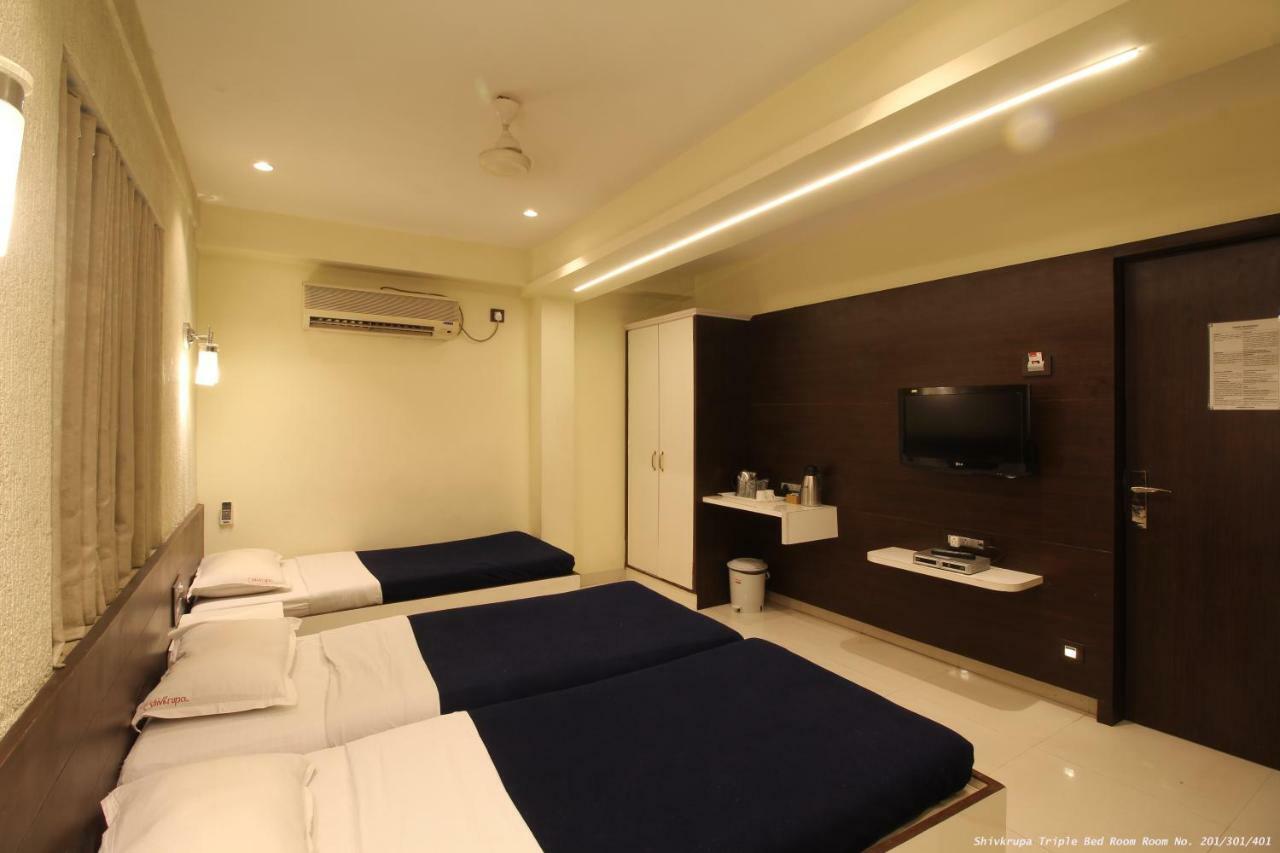 Hotel Shivam Pune Esterno foto